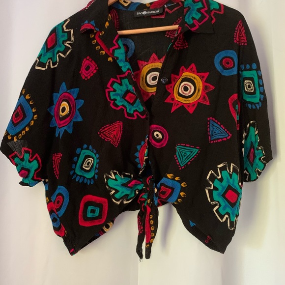 Tops - 80s vintage geometric crop-top with tie